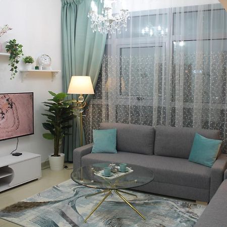 Newly Furnished One Bedroom Apartment Next To Metro & Beach In Marina Residence Дубай Екстериор снимка