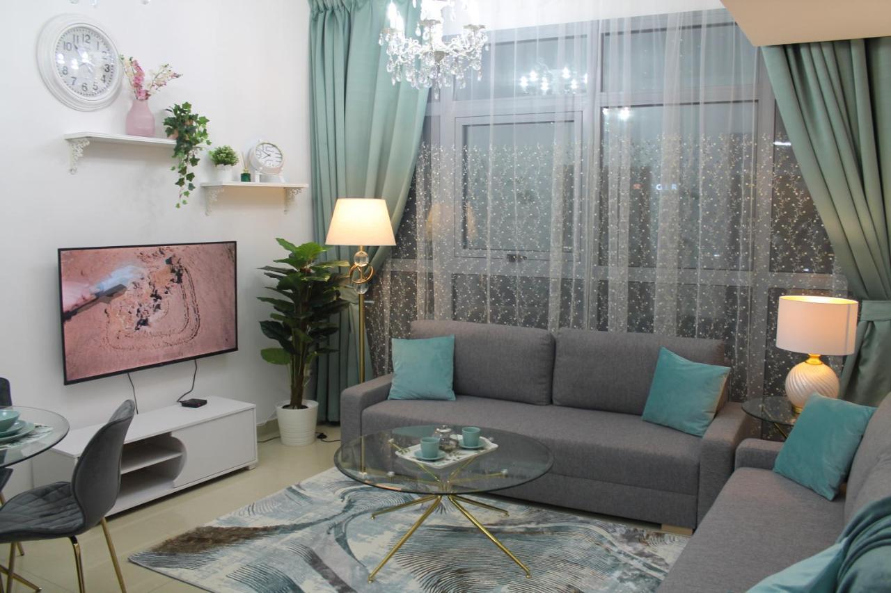 Newly Furnished One Bedroom Apartment Next To Metro & Beach In Marina Residence Дубай Екстериор снимка