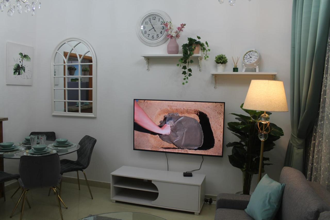 Newly Furnished One Bedroom Apartment Next To Metro & Beach In Marina Residence Дубай Екстериор снимка