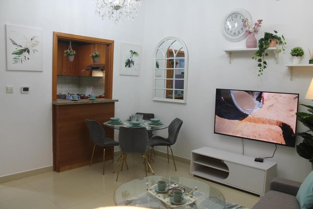 Newly Furnished One Bedroom Apartment Next To Metro & Beach In Marina Residence Дубай Екстериор снимка