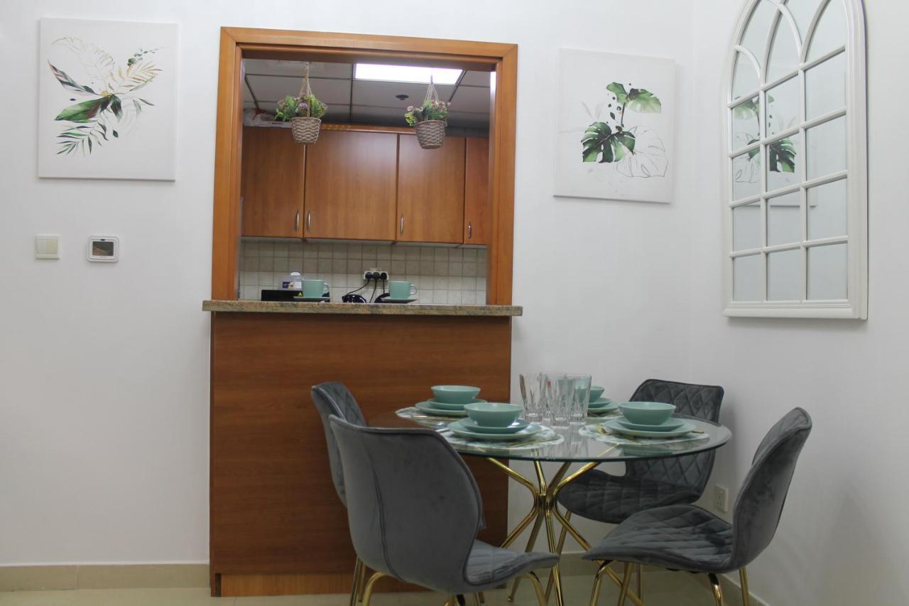 Newly Furnished One Bedroom Apartment Next To Metro & Beach In Marina Residence Дубай Екстериор снимка