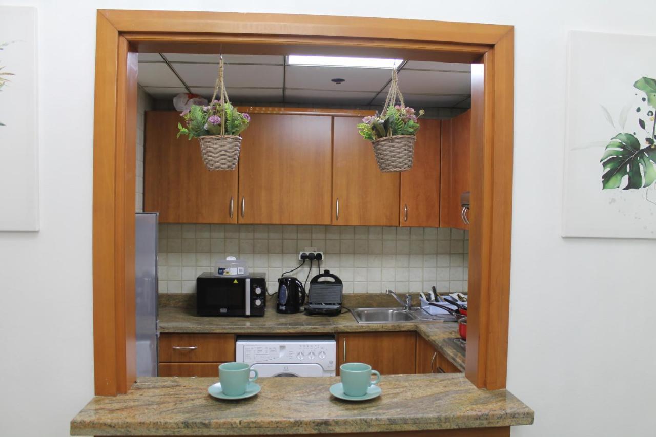 Newly Furnished One Bedroom Apartment Next To Metro & Beach In Marina Residence Дубай Екстериор снимка