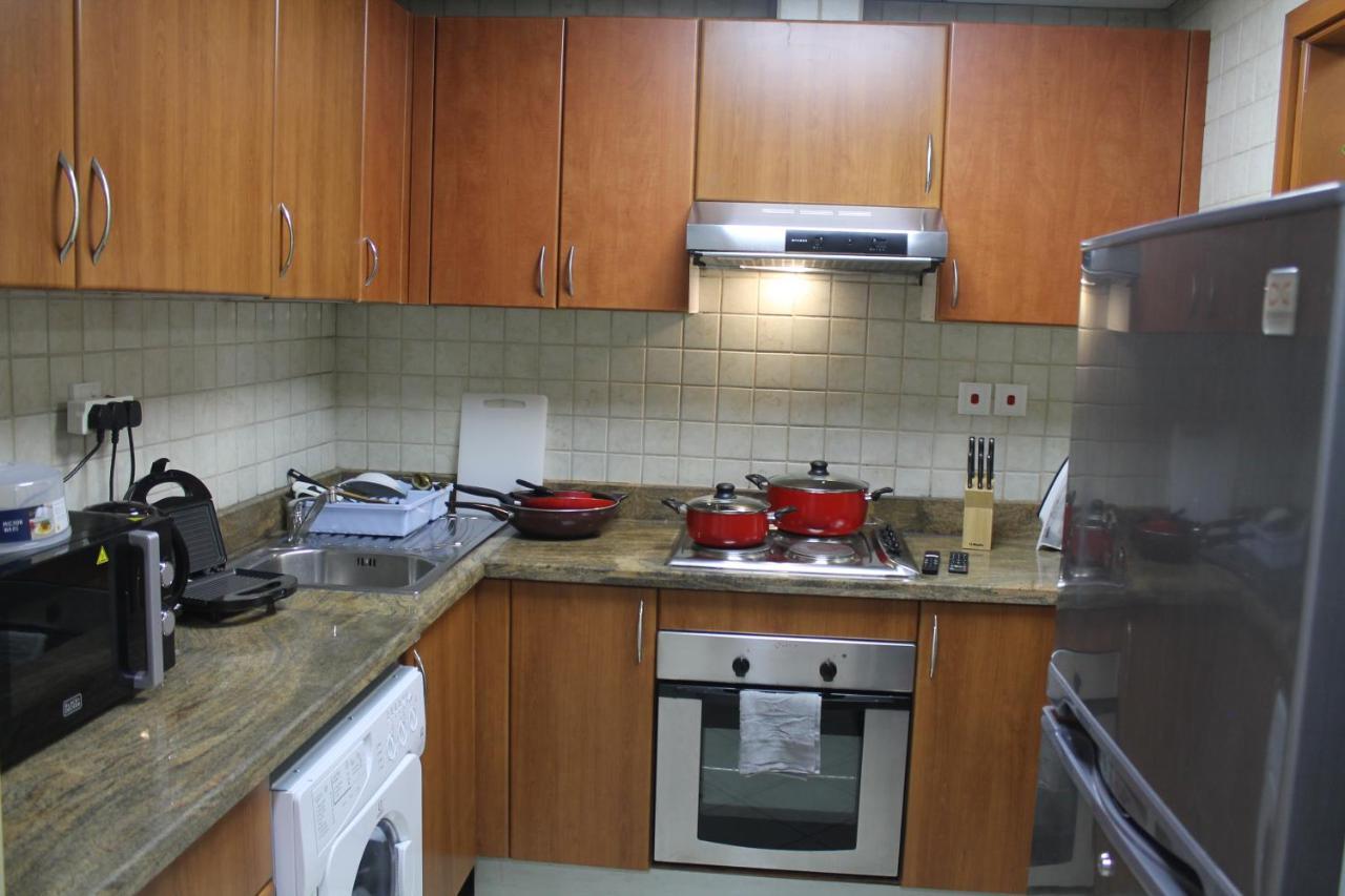 Newly Furnished One Bedroom Apartment Next To Metro & Beach In Marina Residence Дубай Екстериор снимка