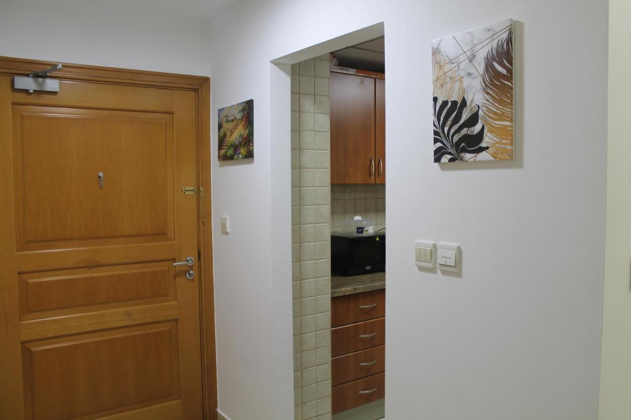 Newly Furnished One Bedroom Apartment Next To Metro & Beach In Marina Residence Дубай Екстериор снимка