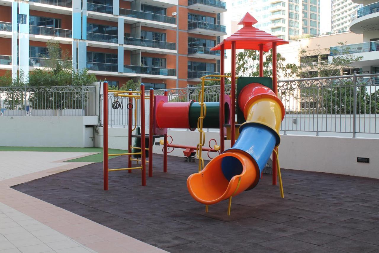 Newly Furnished One Bedroom Apartment Next To Metro & Beach In Marina Residence Дубай Екстериор снимка