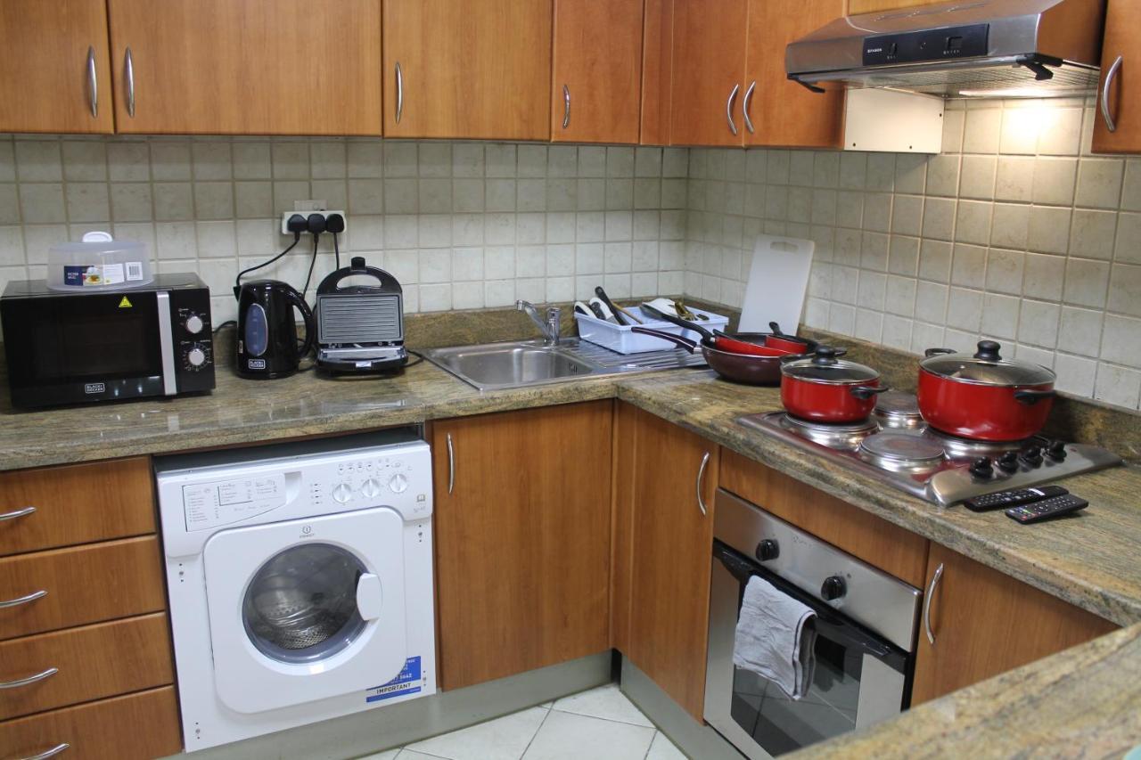 Newly Furnished One Bedroom Apartment Next To Metro & Beach In Marina Residence Дубай Екстериор снимка